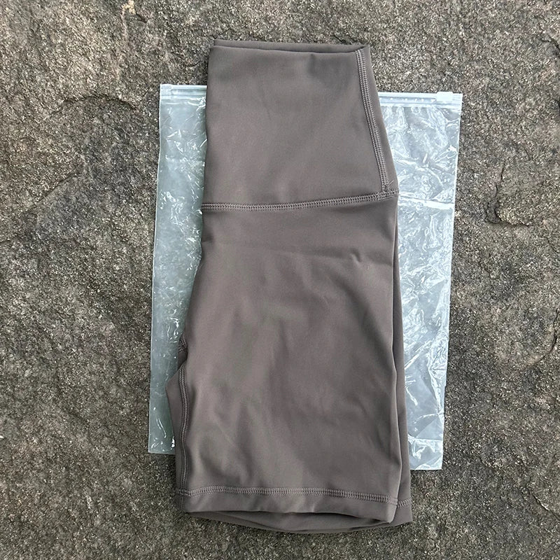 High-Waist Yoga Shorts – Slim Fit & Butt-Lifting