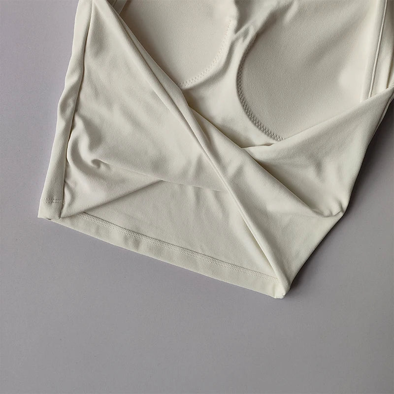 Backless Sports Top – Slim Fit & Quick-Dry